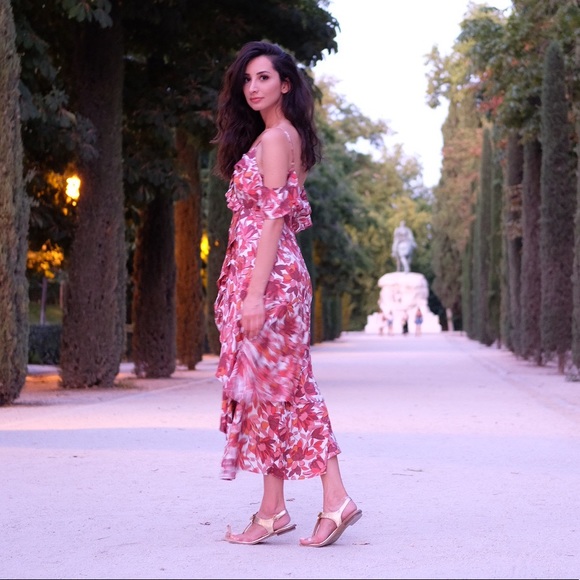 Beautiful Flowy asymmetrical summer dress - Picture 11 of 11